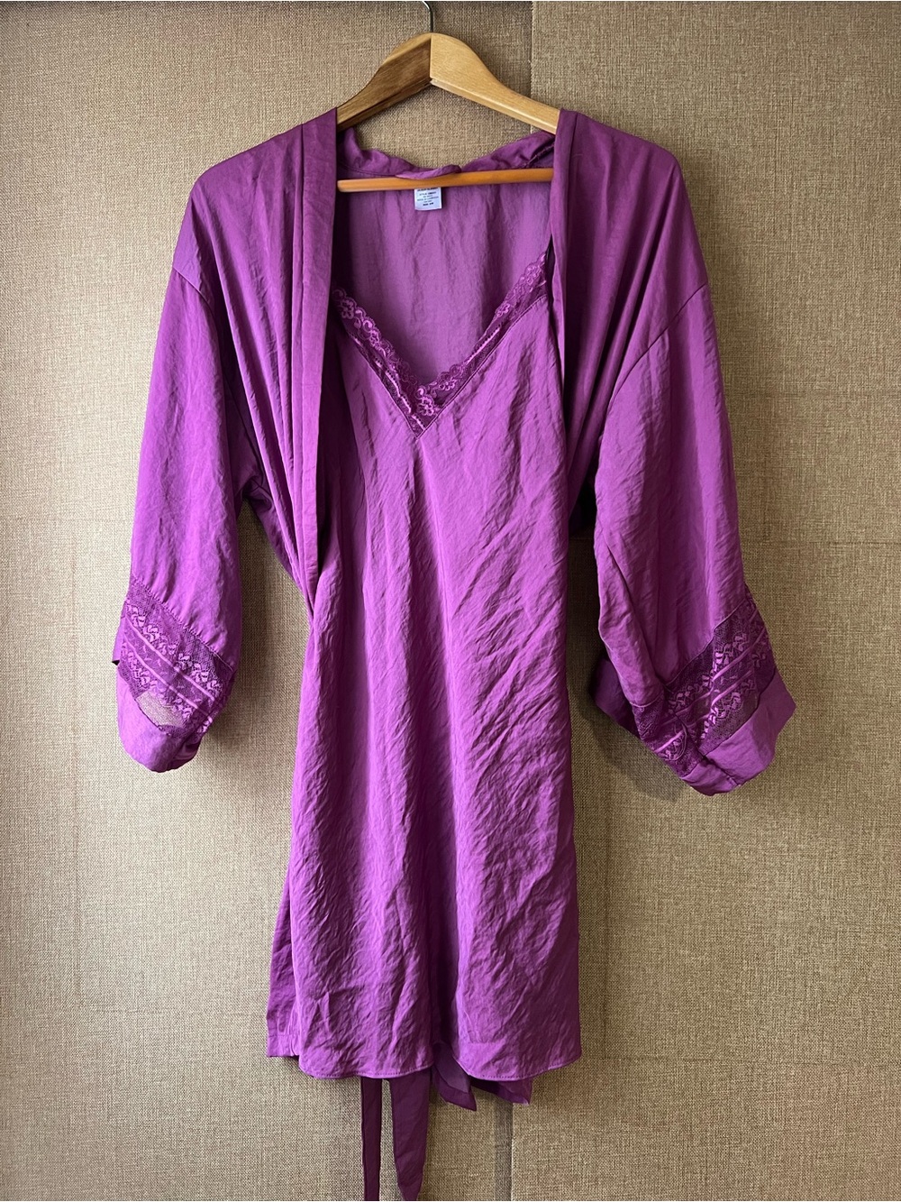 Women’s S/M Linea Donatella Pretty Purple Robe and Slip Set